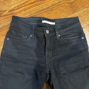 Levi's Women's Dark Wash Skinny Jeans